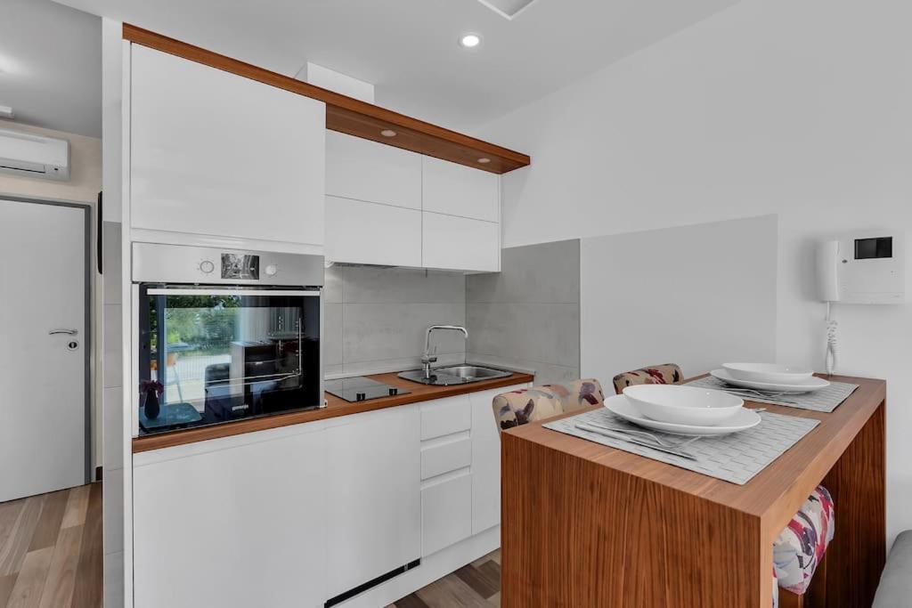 Brotis - Studioapartment - Makarska Exklusiv بروماجنا المظهر الخارجي الصورة